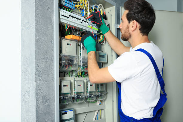 Best Affordable Emergency Electrician  in Charlestown, IN